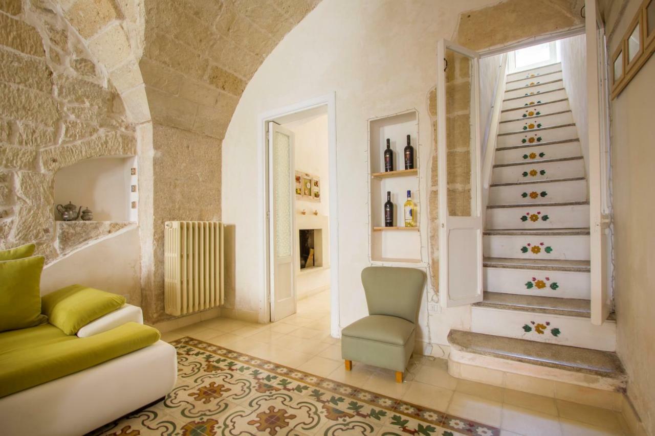 Explore The Historic City On Foot From An Old Town House Lecce Buitenkant foto