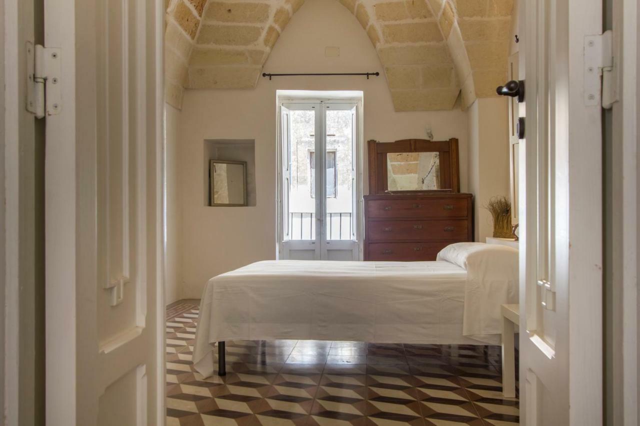 Explore The Historic City On Foot From An Old Town House Lecce Buitenkant foto