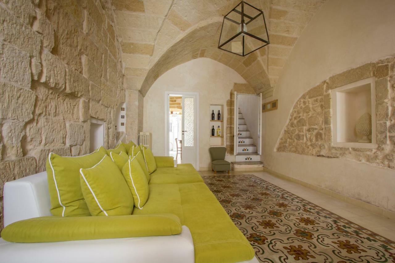 Explore The Historic City On Foot From An Old Town House Lecce Buitenkant foto