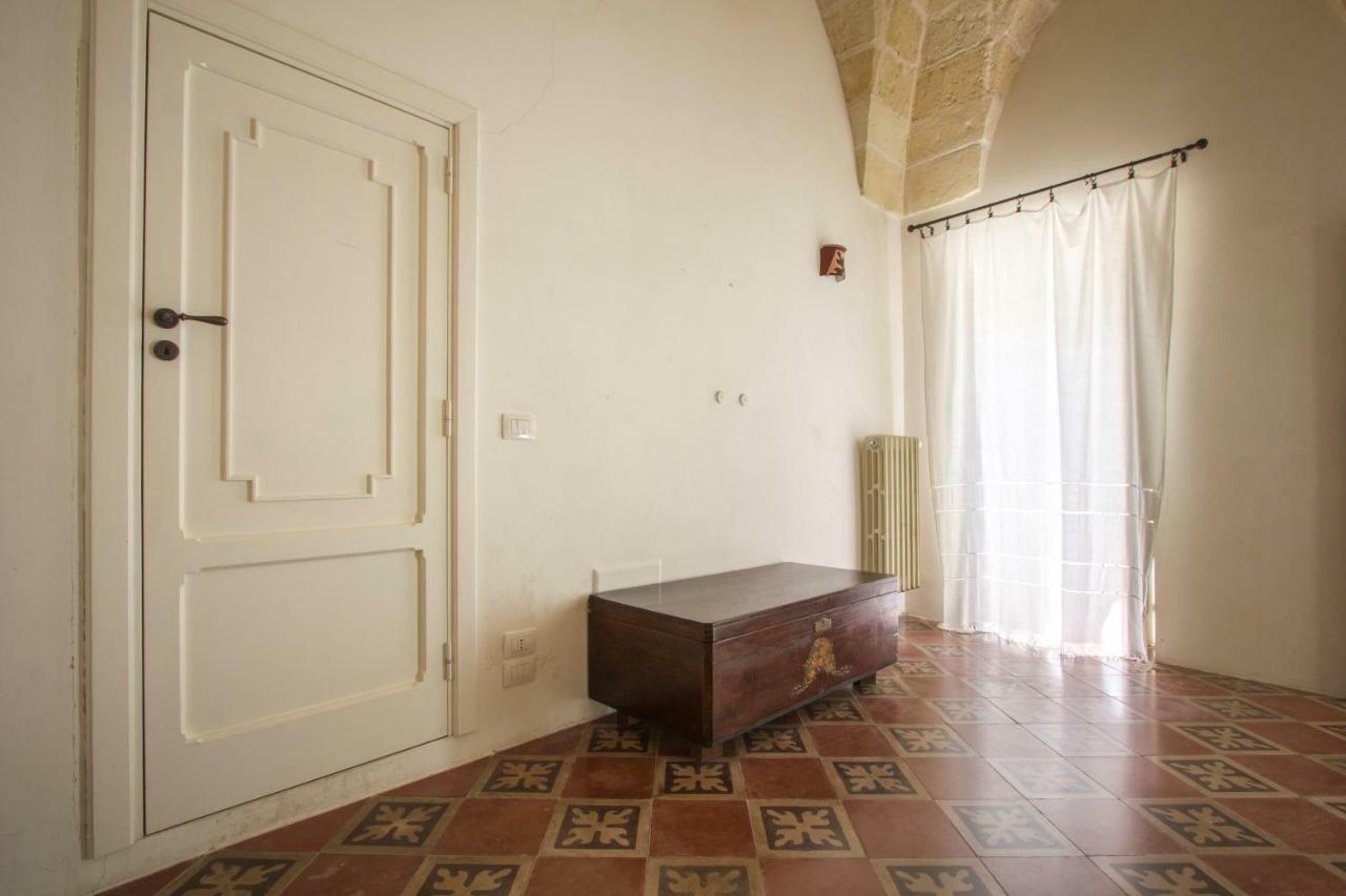 Explore The Historic City On Foot From An Old Town House Lecce Buitenkant foto