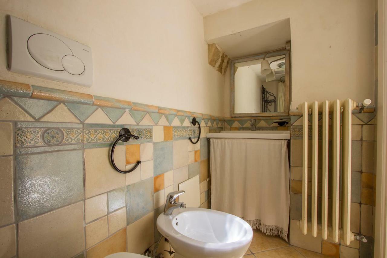 Explore The Historic City On Foot From An Old Town House Lecce Buitenkant foto