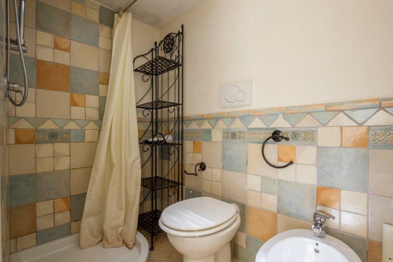 Explore The Historic City On Foot From An Old Town House Lecce Buitenkant foto